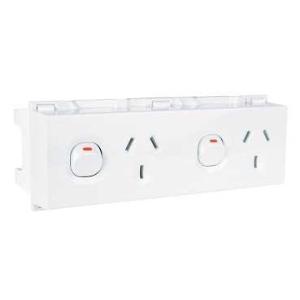 Clipsal SWITCHED SOCKET OUTLET 250V 10A 3P TWIN